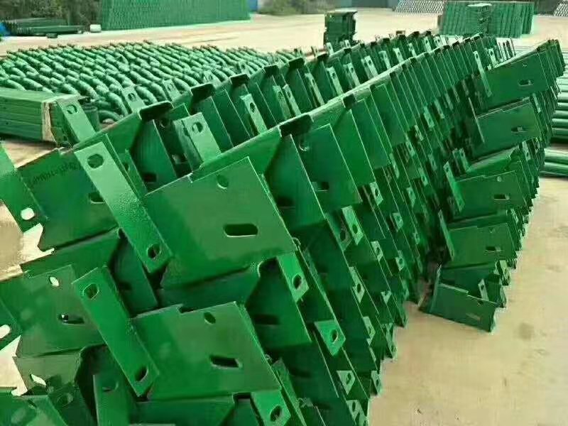 广东惠州高速护栏板】波形护栏板厂家批发2022
