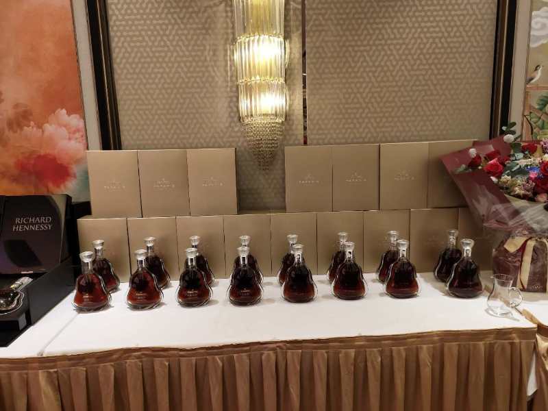东华门路易十三酒瓶回收【北京西城回收路易十三空瓶】看丹