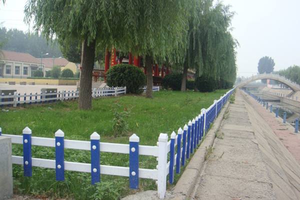 梅州兴宁草坪护栏草坪围栏锌钢草坪栏杆资讯