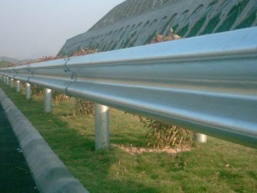 益阳市南县高速公路护栏板多少钱一米2023已更新(今日/观察)