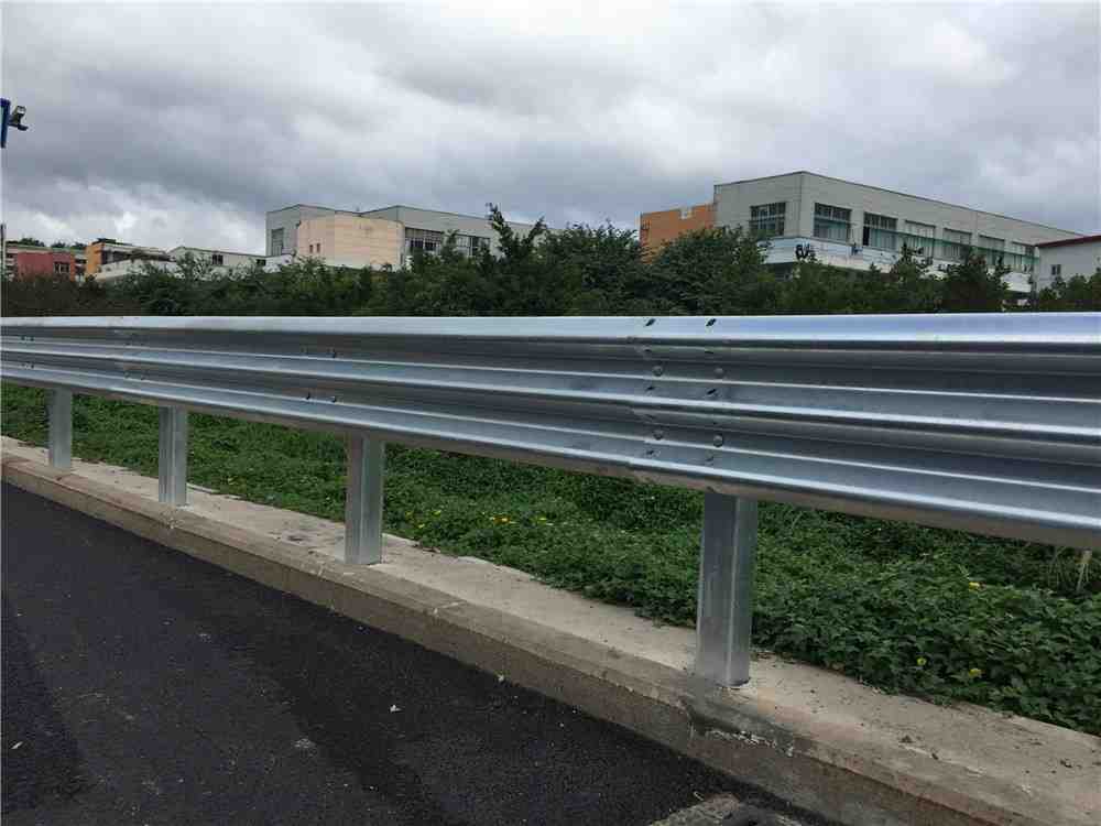 鞍山市海城市安保护栏板立柱本地厂家2022已更新（今日/价格）