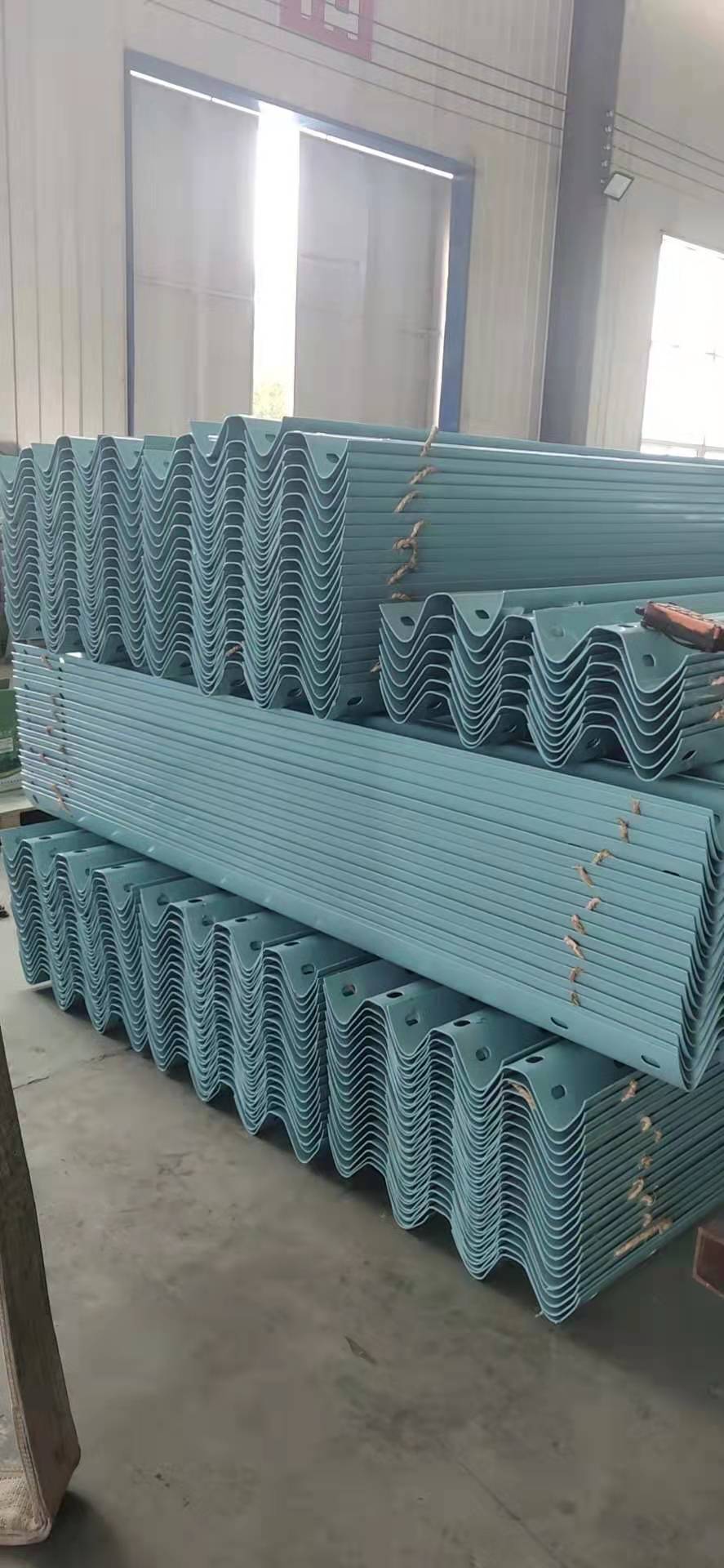 哈尔滨五常路侧波形护栏板材料及安装价格2023已更新（今日/行情）