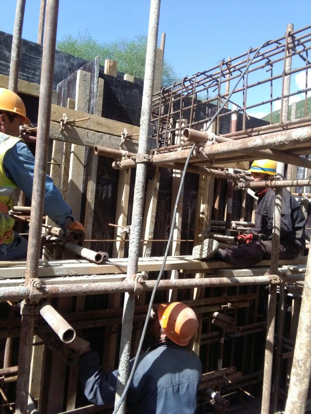 长治以色列出国劳务瓷砖工钢筋工包机出境月薪3.5万（今日/推荐）海聘劳务