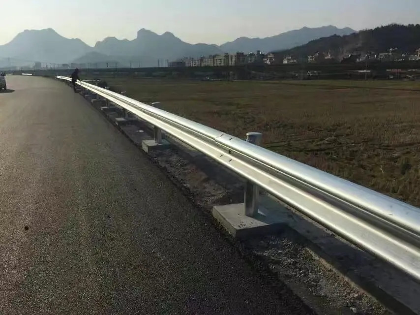 新疆克拉玛依路侧钢护栏厂家现货当天出货2022已更新(今日/动态)