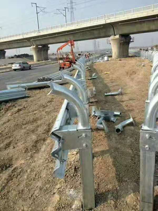 吴忠市锌钢护栏高速护栏板厂家批发新发布2022