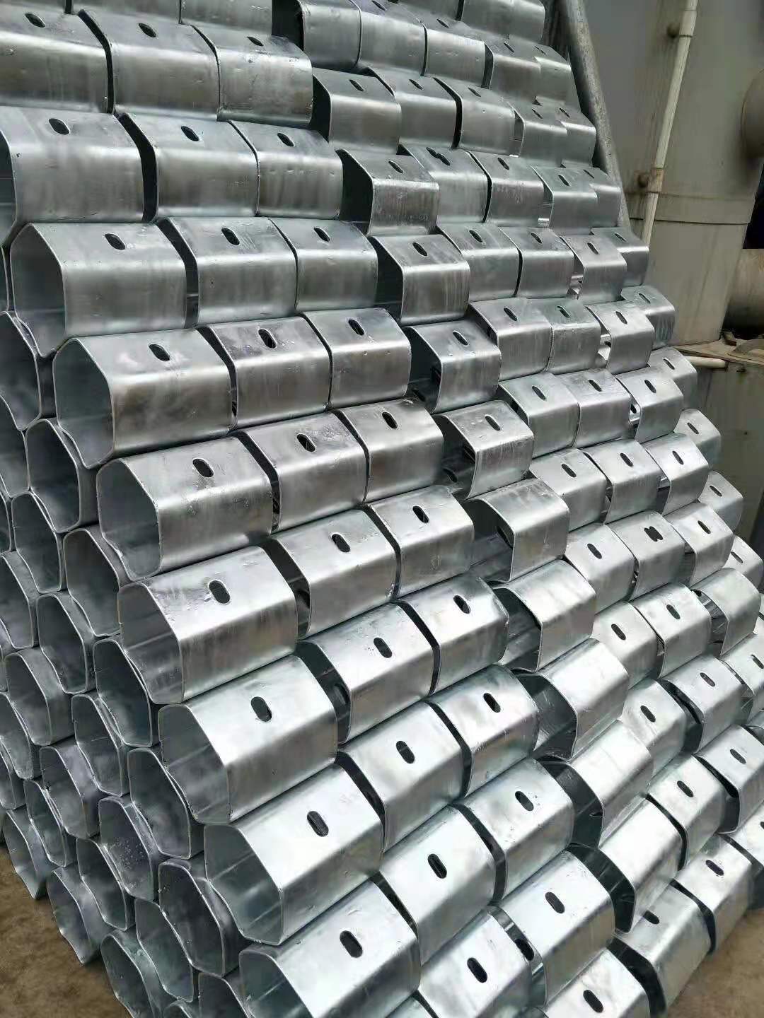 水富县国标镀锌护栏板每吨价格2023已更新（今日/价格）