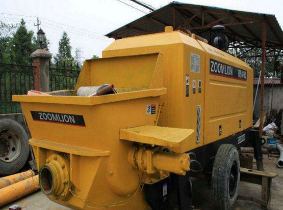 二手车载泵：湖北鄂州二手回收62米三一中联泵车