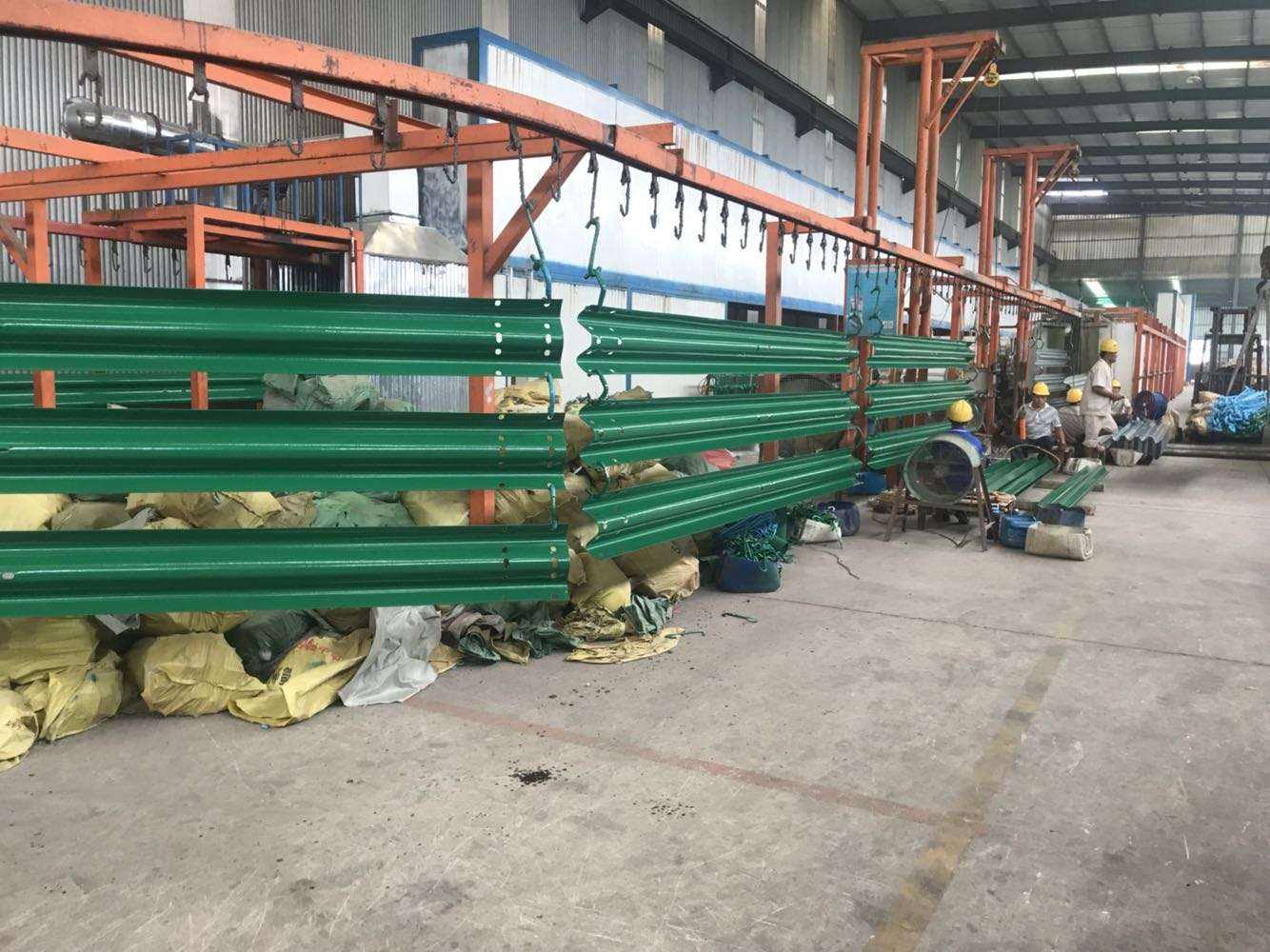 榆林市佳县镀锌喷塑波形护栏板每米价格2022已更新（今日/热点）